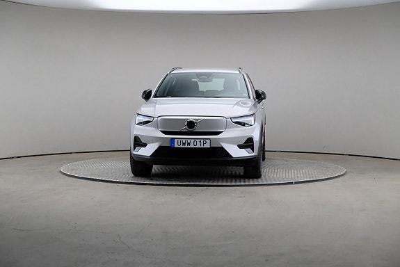 Volvo XC40 3 of 21