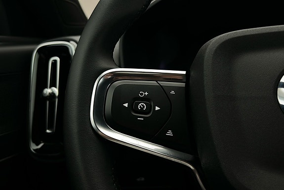 Volvo XC40 19 of 21
