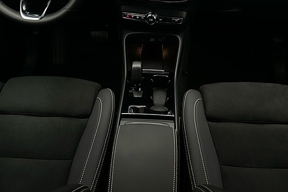 Volvo XC40 9 of 21