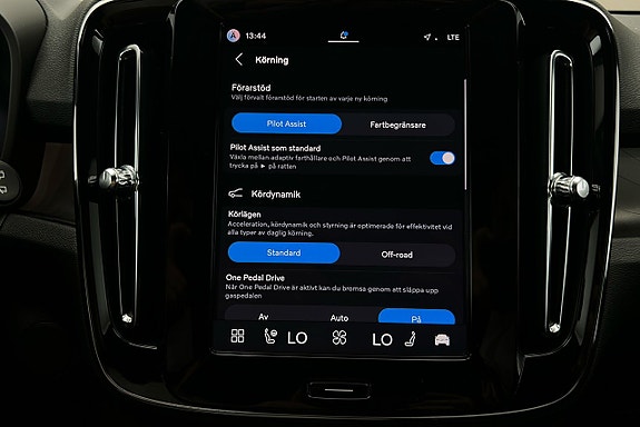 Volvo XC40 17 of 21