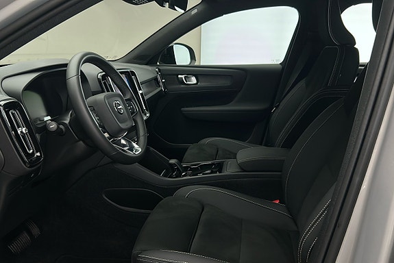 Volvo XC40 10 of 21