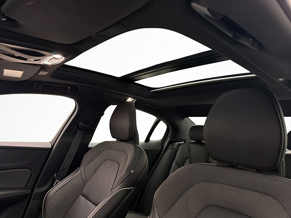 Volvo S60 13 of 30