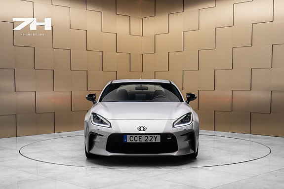 Toyota GR86 8 of 19