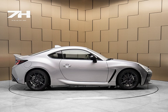 Toyota GR86 6 of 19