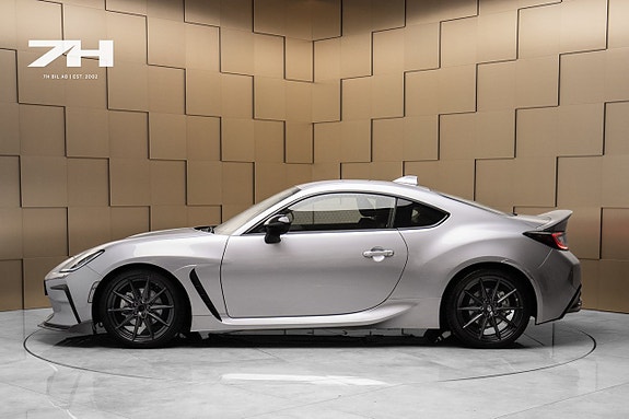 Toyota GR86 2 of 21