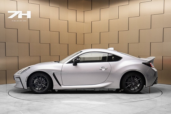 Toyota GR86 2 of 19