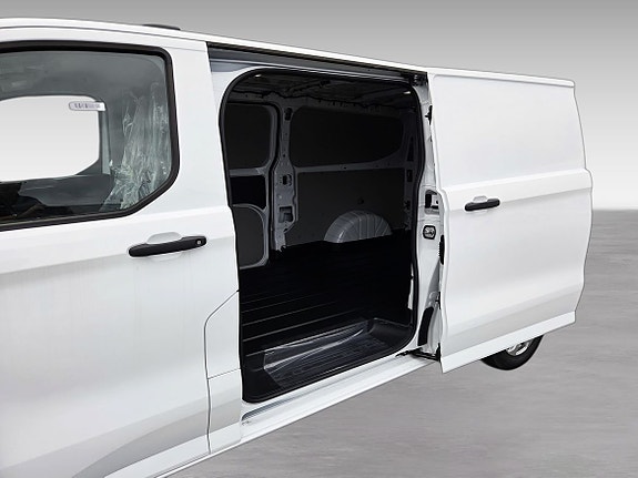 Ford Transit Custom 12 of 16