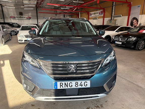 Peugeot 5008 2 of 16