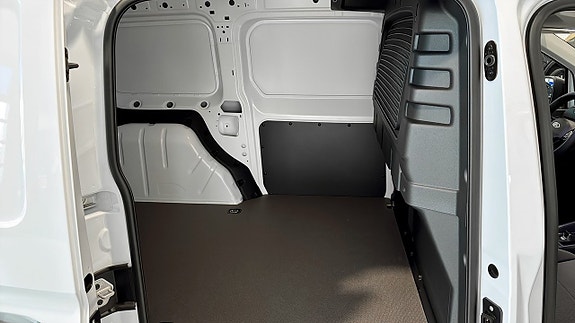 Ford Transit Connect 5 of 12