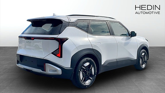 Kia Seltos 2 of 9