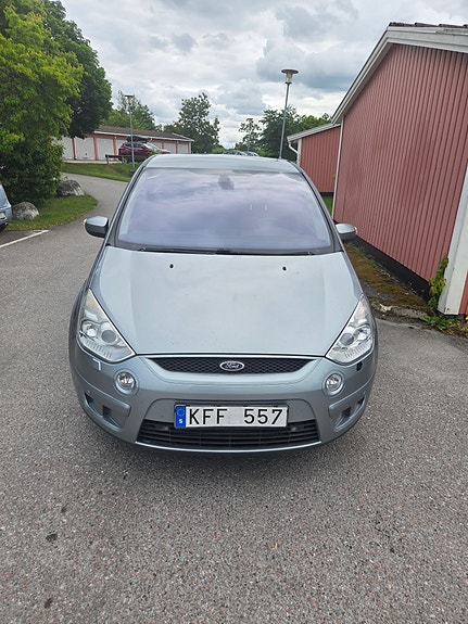 Ford S-MAX 2 of 11