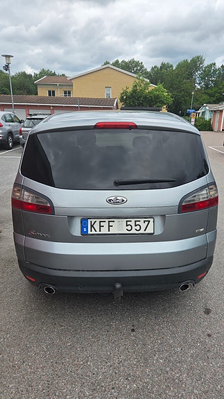 Ford S-MAX 3 of 11
