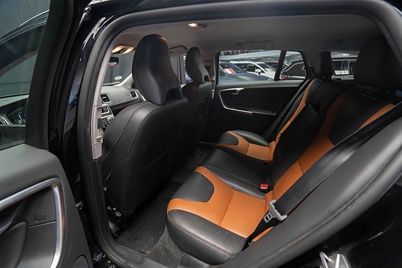 Volvo V60 Cross Country 14 of 22