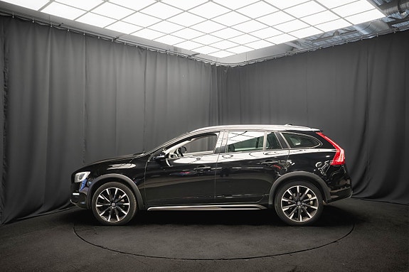 Volvo V60 Cross Country 9 of 22