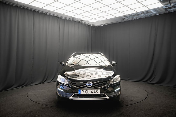 Volvo V60 Cross Country 3 of 22