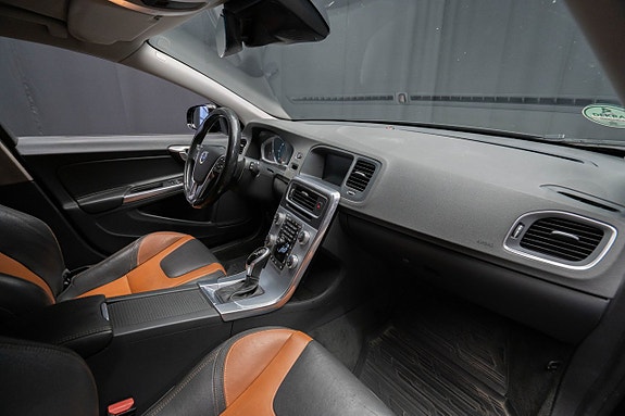 Volvo V60 Cross Country 11 of 22
