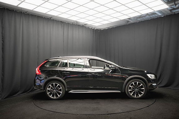 Volvo V60 Cross Country 5 of 22