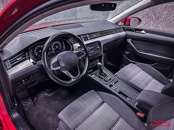 Volkswagen Passat 11 of 25