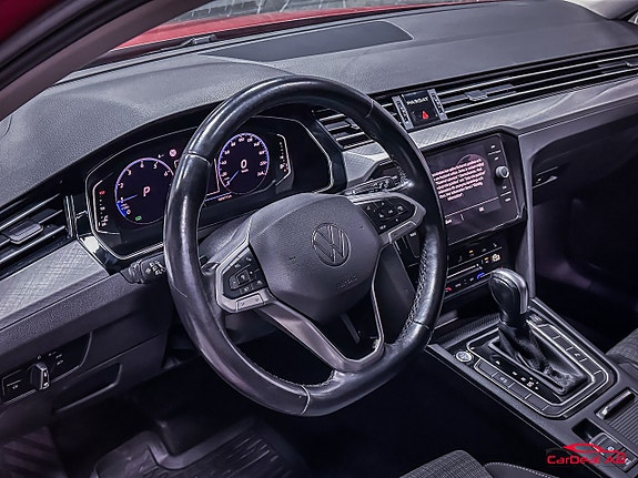 Volkswagen Passat 12 of 25