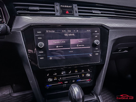 Volkswagen Passat 23 of 25