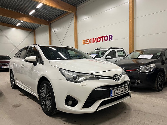 Toyota Avensis 2 of 17