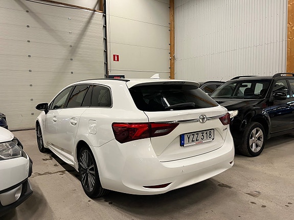 Toyota Avensis 6 of 17