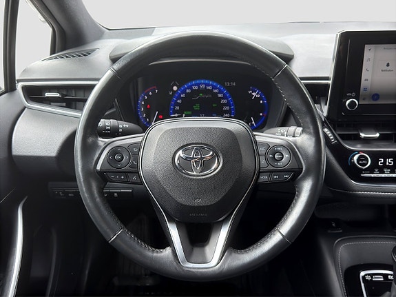 Toyota Corolla 8 of 16