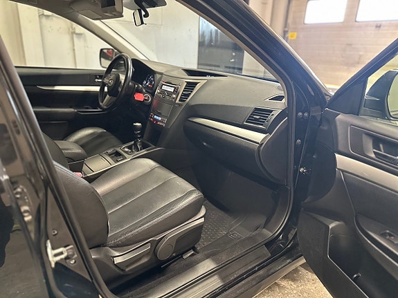 Subaru Legacy 15 of 21