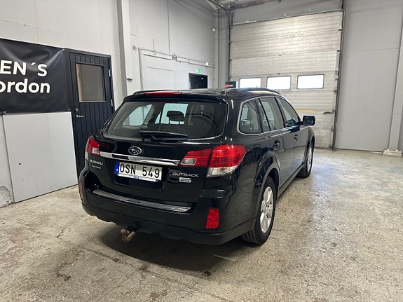 Subaru Legacy 4 of 21
