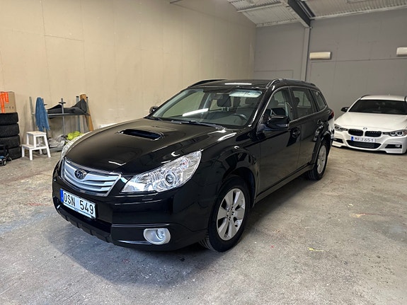 Subaru Legacy 6 of 21