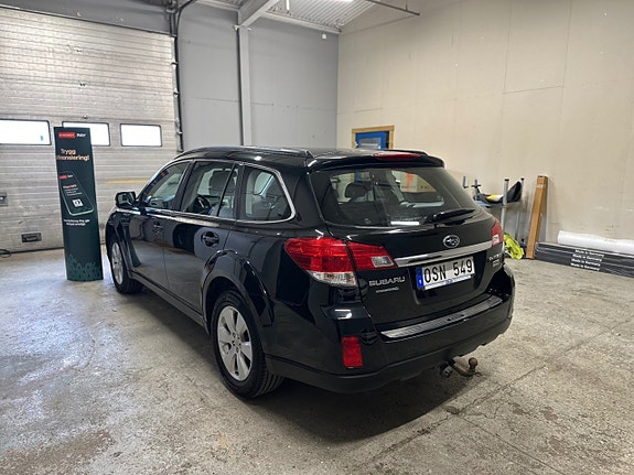 Subaru Legacy 5 of 21
