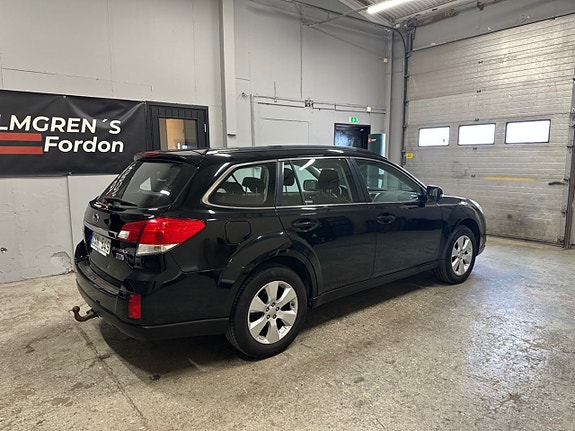 Subaru Legacy 3 of 21