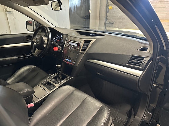 Subaru Legacy 16 of 21
