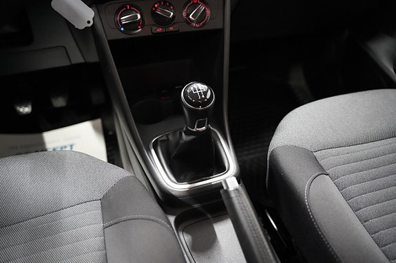 Volkswagen Polo 12 of 18