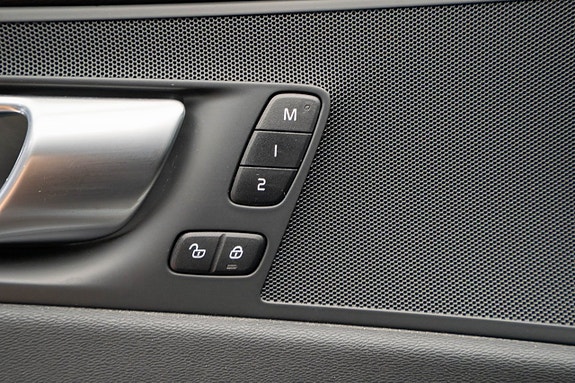 Volvo XC60 20 of 25