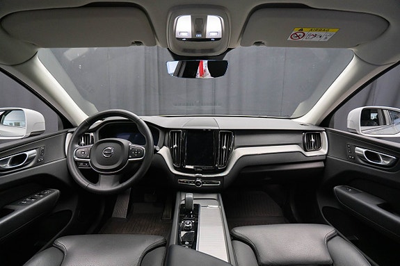 Volvo XC60 12 of 25