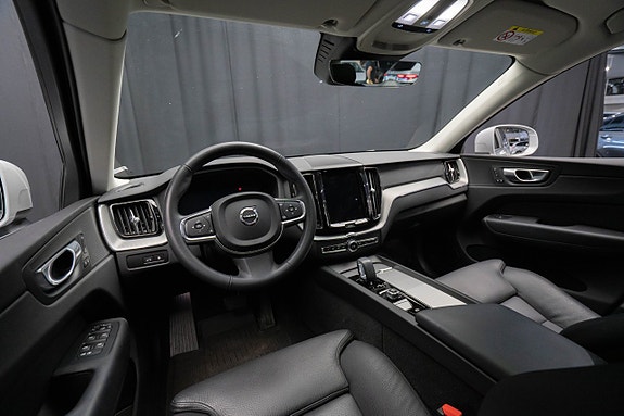 Volvo XC60 11 of 25