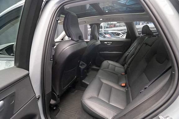 Volvo XC60 21 of 25