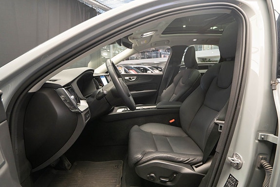 Volvo XC60 17 of 25