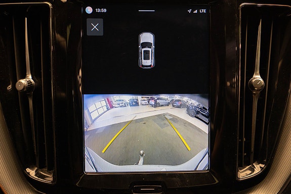 Volvo XC60 14 of 25