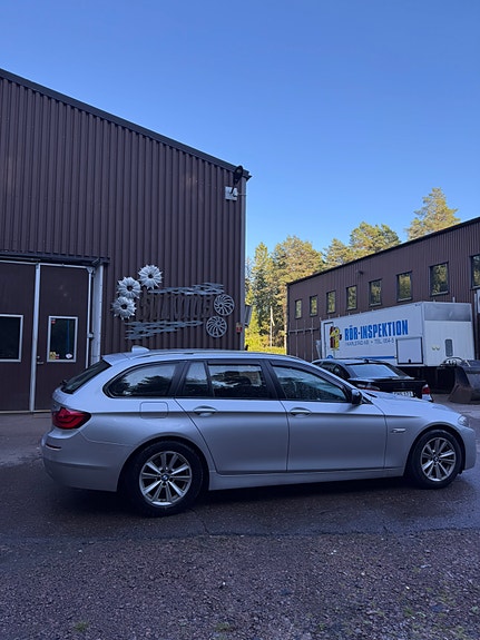 BMW 520d 2 of 5