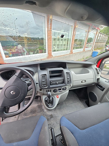 Renault Trafic 5 of 5