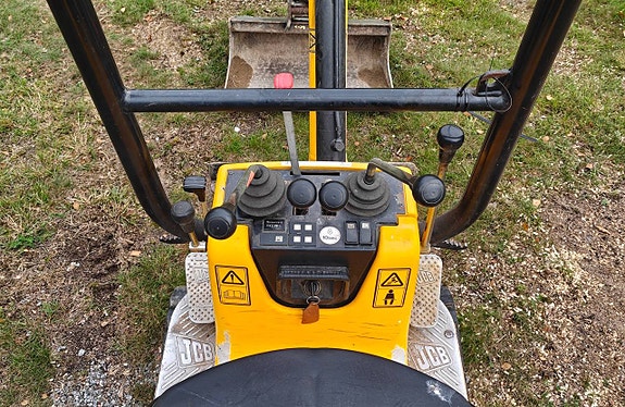 JCB 8008 2014 Endast 2040H Smidig  3 Skopor Tjälkrok 8 of 12