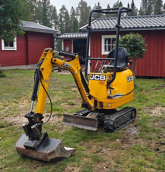 JCB 8008 2014 Endast 2040H Smidig  3 Skopor Tjälkrok