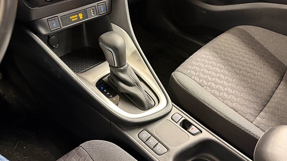 Mazda 2 11 of 15