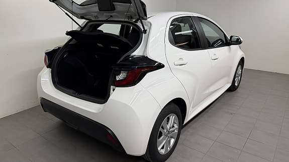 Mazda 2 4 of 15