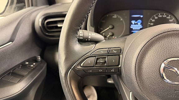 Mazda 2 9 of 15