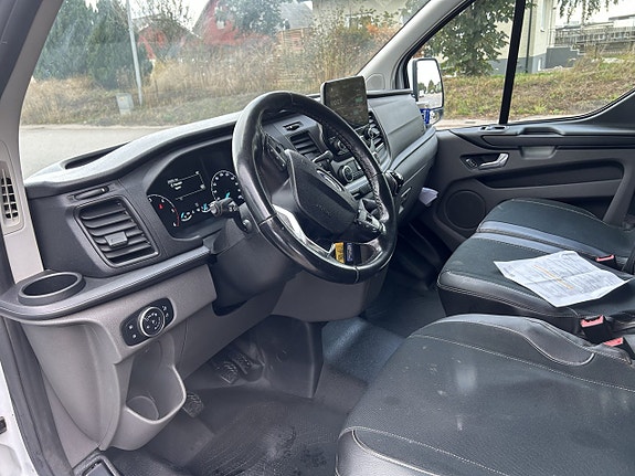 Ford Transit Custom 11 of 15