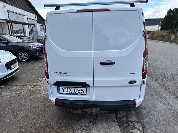 Ford Transit Custom 8 of 15