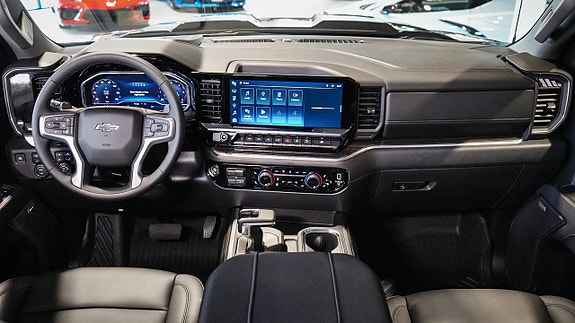 Chevrolet Silverado EV 13 of 25